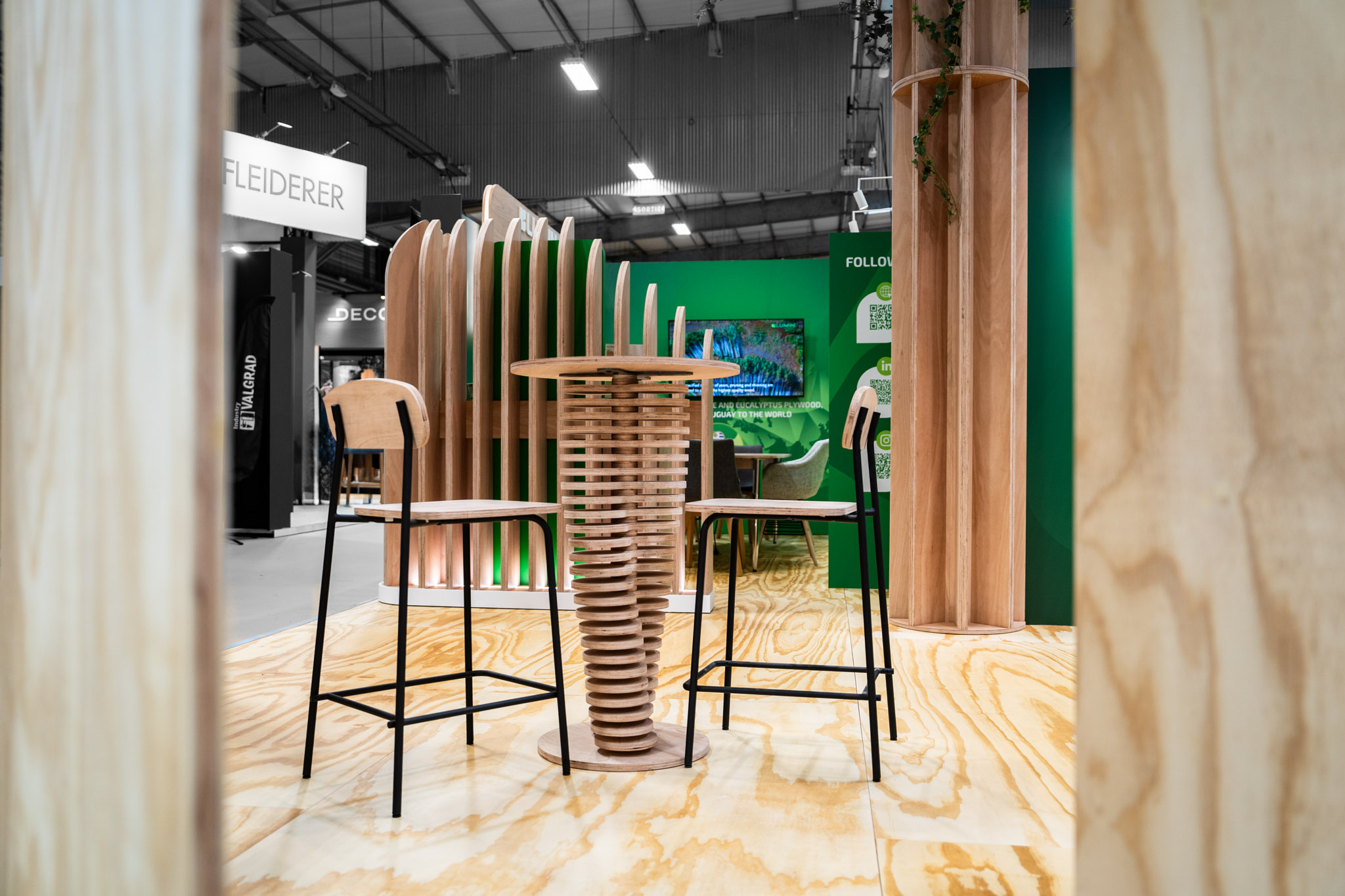 Stand durable LUMIN