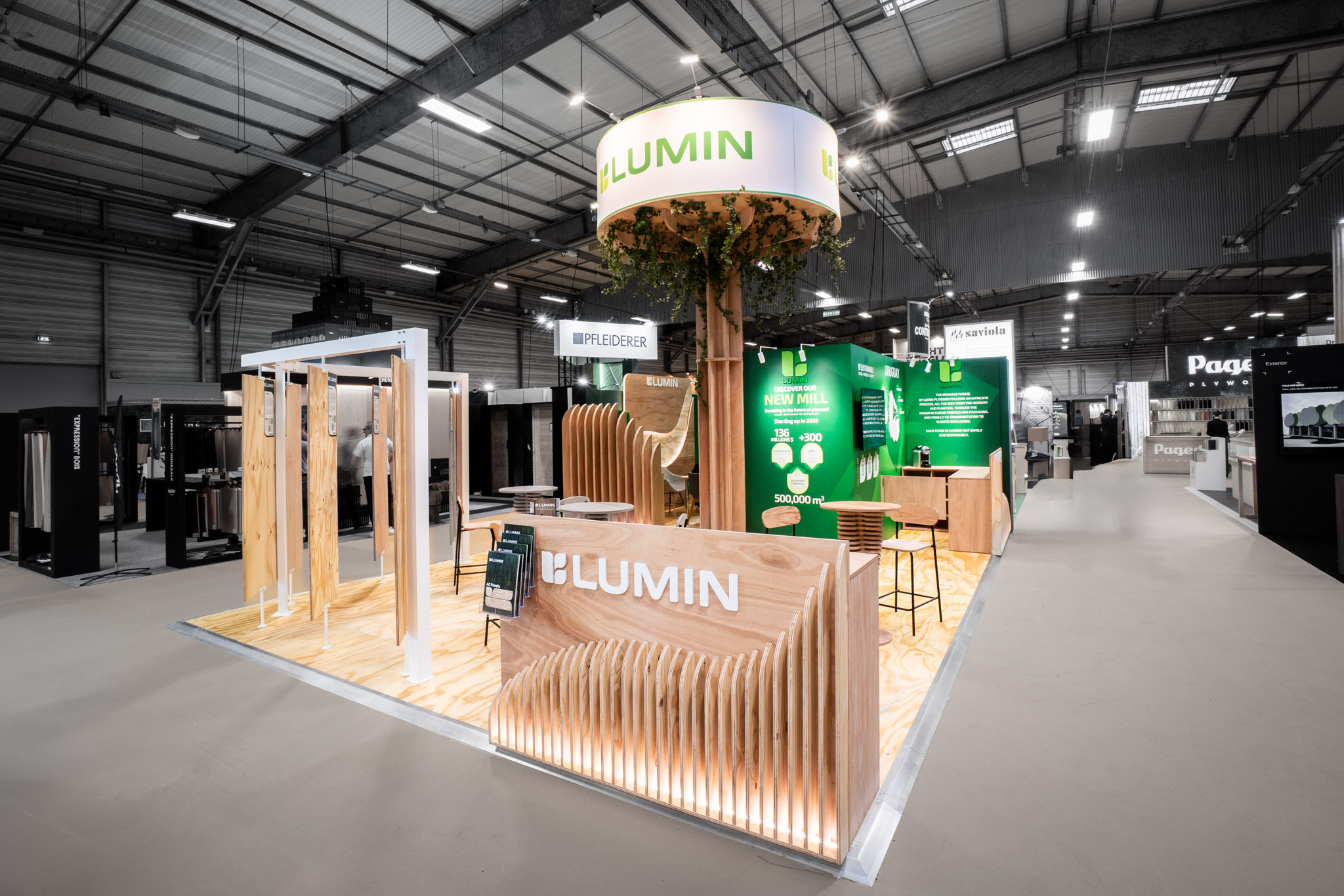 Stand durable LUMIN